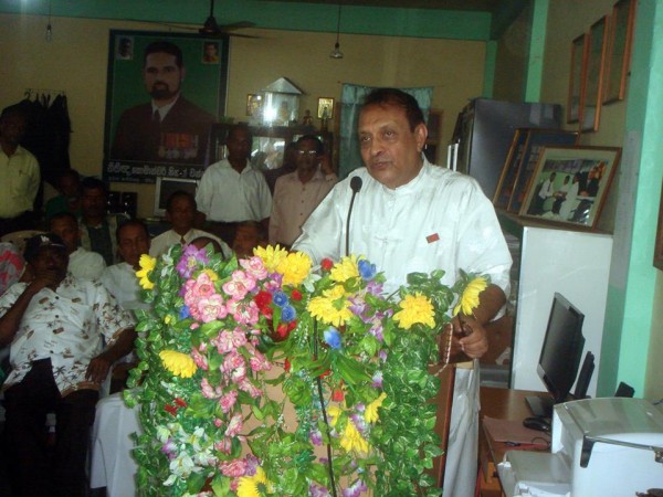 In Bibile-Jun1, 2014-pic: facebook.com/KaruJayasuriya 