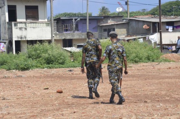 Soldiers on the construction site in Slave Island. Photo: Meera Srinivasan