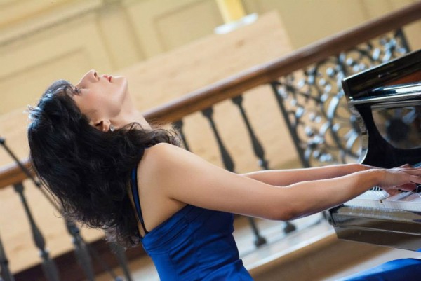 Dr. Tanya Ekanayaka performing at her CD release recital in London on 17 March 2015 - pic: facebook.com/grandpianorecords