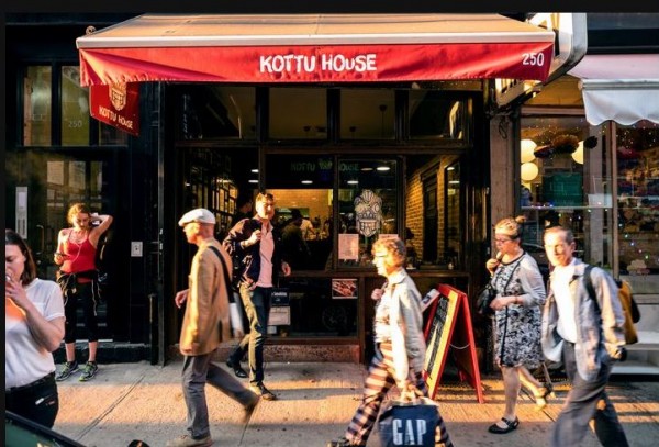 The short menu at Kottu House on the Lower East Side focuses on kottu, a Sri Lankan street food assembled along the lines of fried rice or chow fun, with shreds of godamba roti, a griddled flatbread, in lieu of rice or noodles.